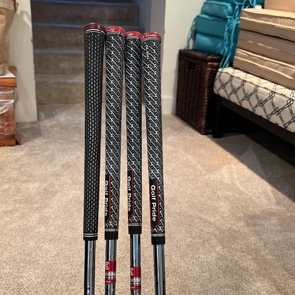 Set of 4 golf club wedges. Can be sold separately - Picture 8 of 8